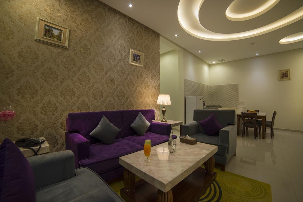 Kyan Al Yarmouk Suites Riaad Buitenkant foto
